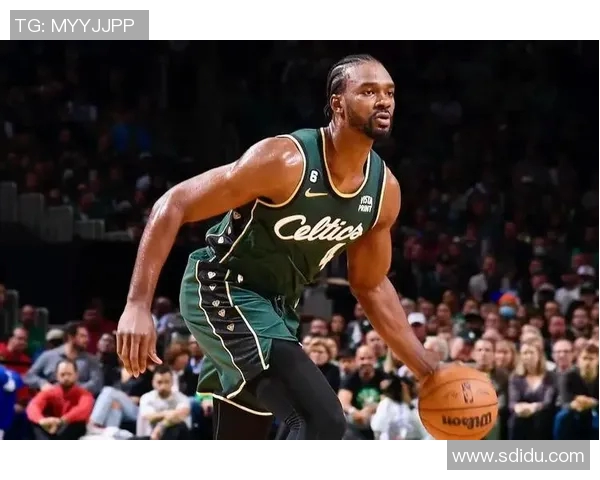 马刺主帅透露球队正在研究交易选项